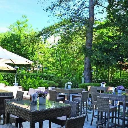 Fletcher De Kieviet Hotel 4*