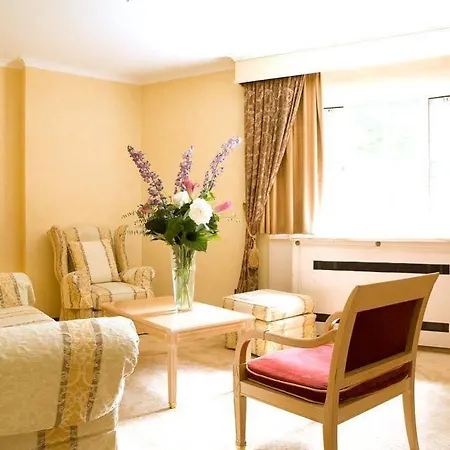 Fletcher De Kieviet Hotel 4*